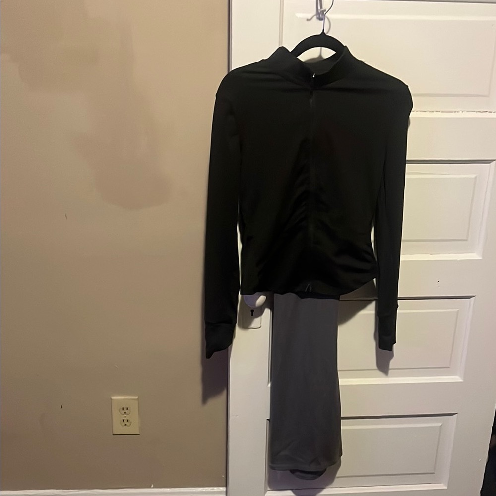 Shein size M us 6 Black full zip jacket with thumb holes and Gray athletic pants